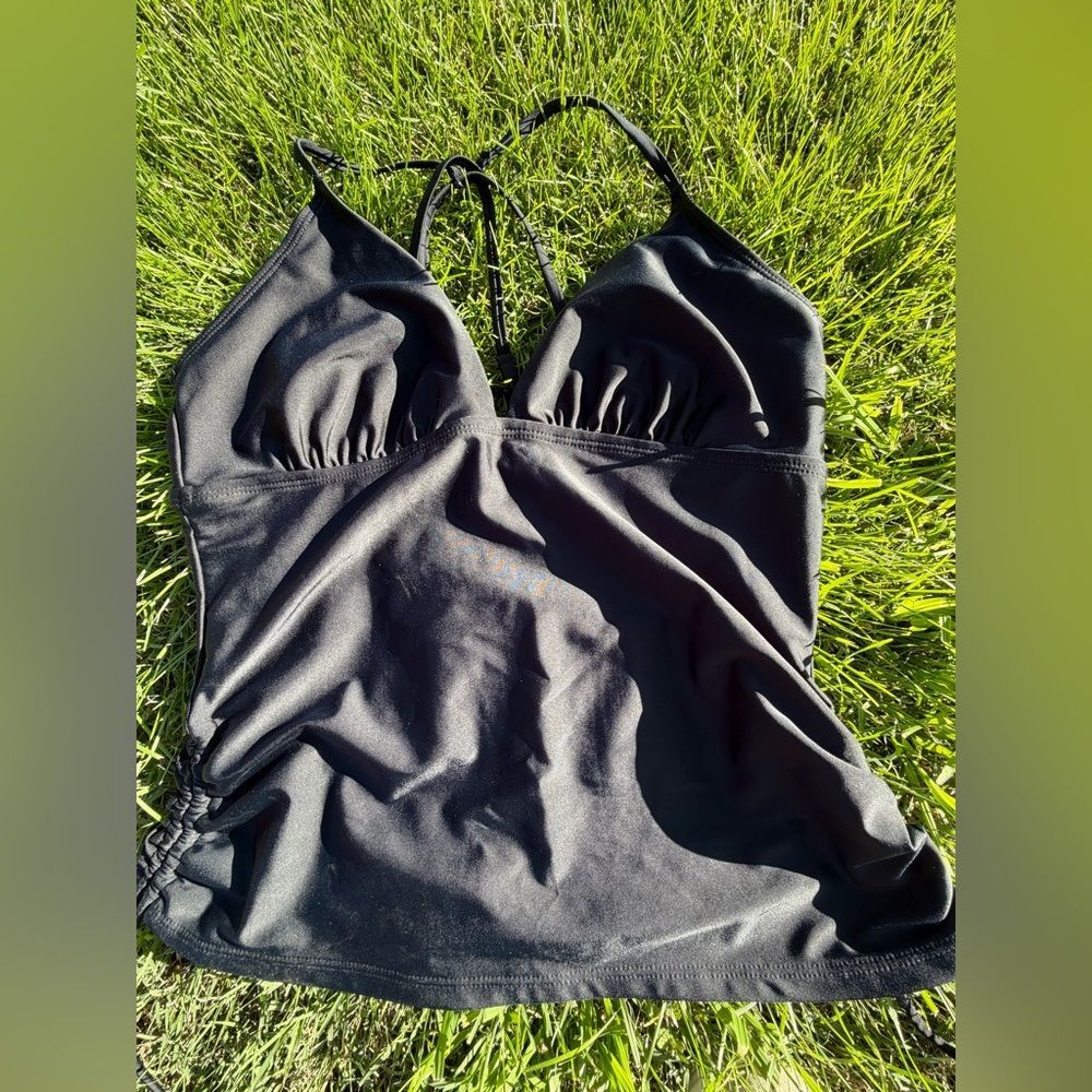 Time and Tru Black Straps top swimming suit.size L